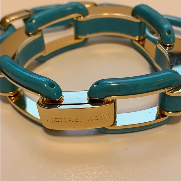 Necklaces and bracelets - Picture 2 of 2